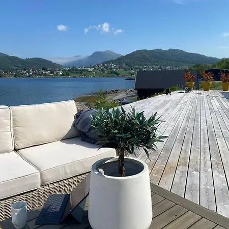Σπίτι διακοπών Fantastisk I Tennfjord, Ved Alesund. Tennfjord