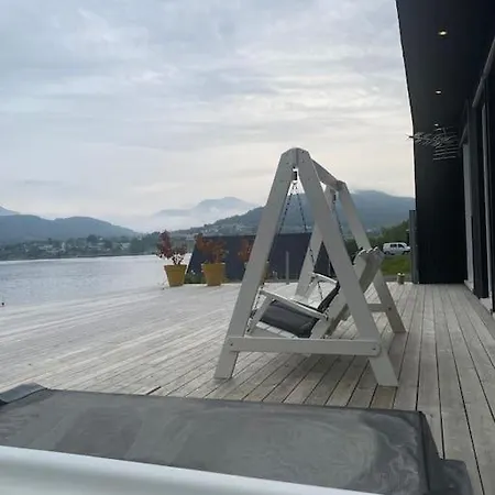Hébergement de vacances Fantastisk I Tennfjord, Ved Alesund. *